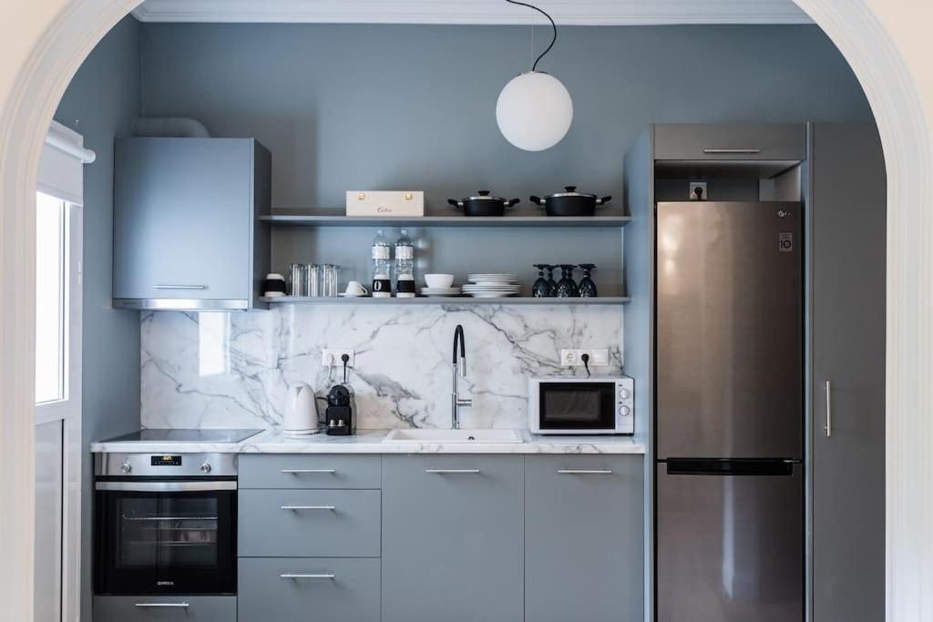 Appartamento Family House Under The Acropolis Atene Esterno foto