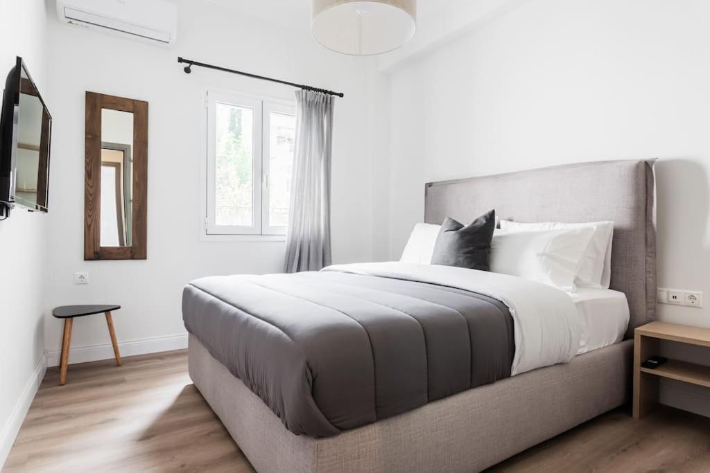 Appartamento Family House Under The Acropolis Atene Esterno foto