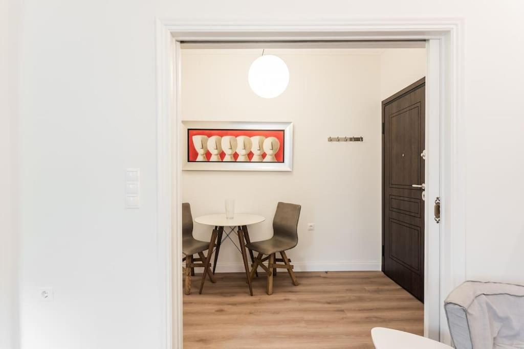 Appartamento Family House Under The Acropolis Atene Esterno foto