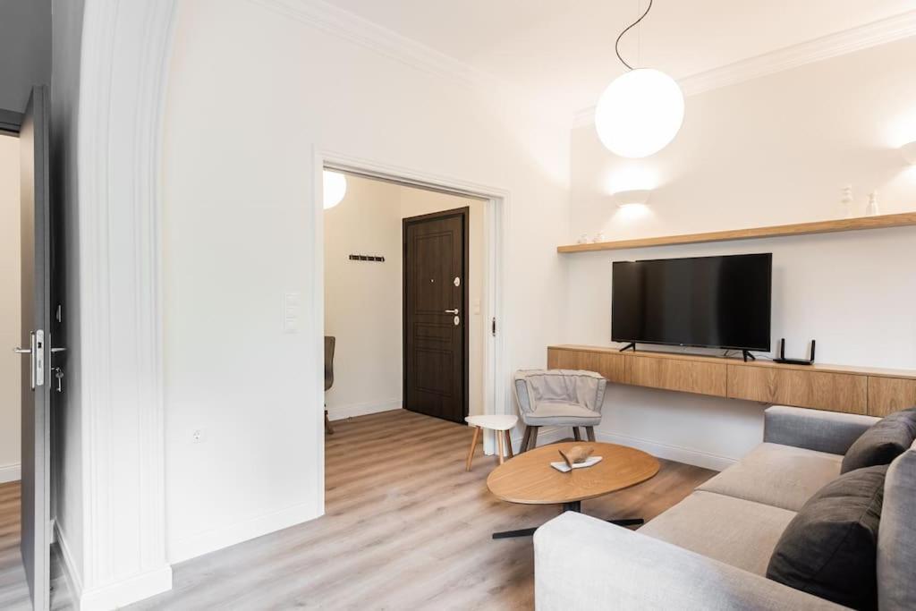 Appartamento Family House Under The Acropolis Atene Esterno foto